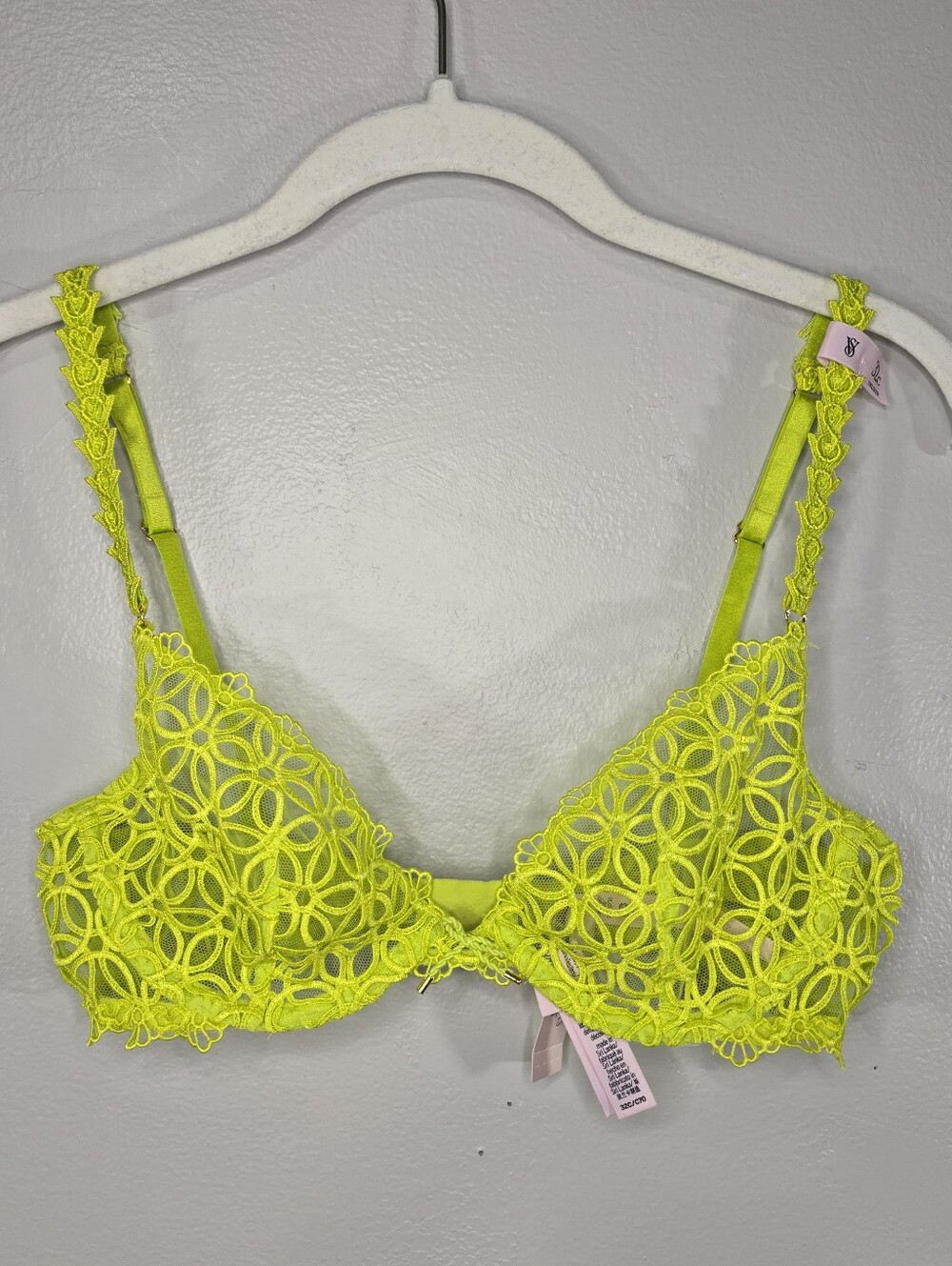 VS Limelight Green Unlined Demi Geo Daisy Lace Bra- 32C